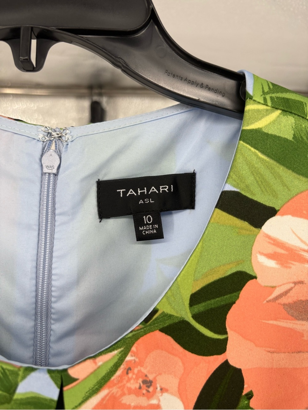 NEW TAHARI Floral V-Neck Belted Midi Dress in Green and Peach SIZE 10 - Picture 5 of 5